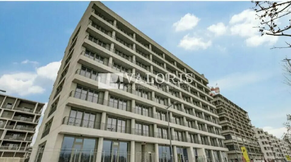 Office in Lyon for lease - Building Photo - Image 2 of 15