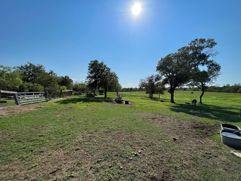 Caldvis Rd & Bock Rd, Mustang Ridge, TX for sale - Building Photo - Image 3 of 7