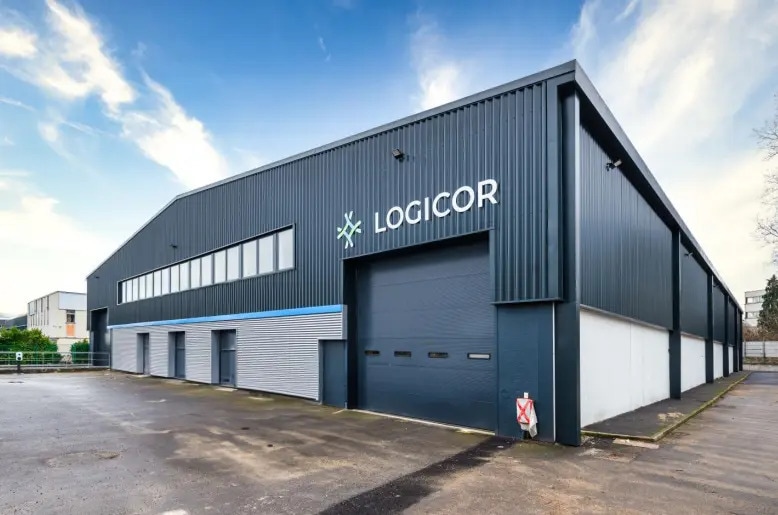 Industrial in Le Blanc-Mesnil for lease - Building Photo - Image 1 of 2