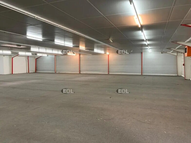 6 Rue Du Général John Wood, Bain-de-Bretagne for lease - Interior Photo - Image 2 of 3