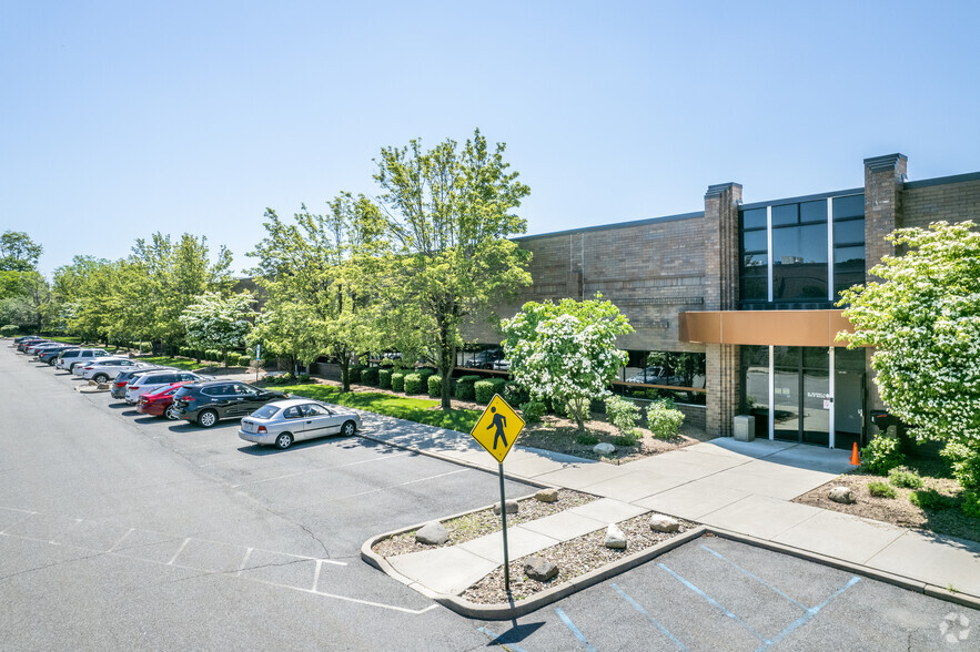 90 Boroline Rd, Allendale, NJ for lease - Building Photo - Image 3 of 6