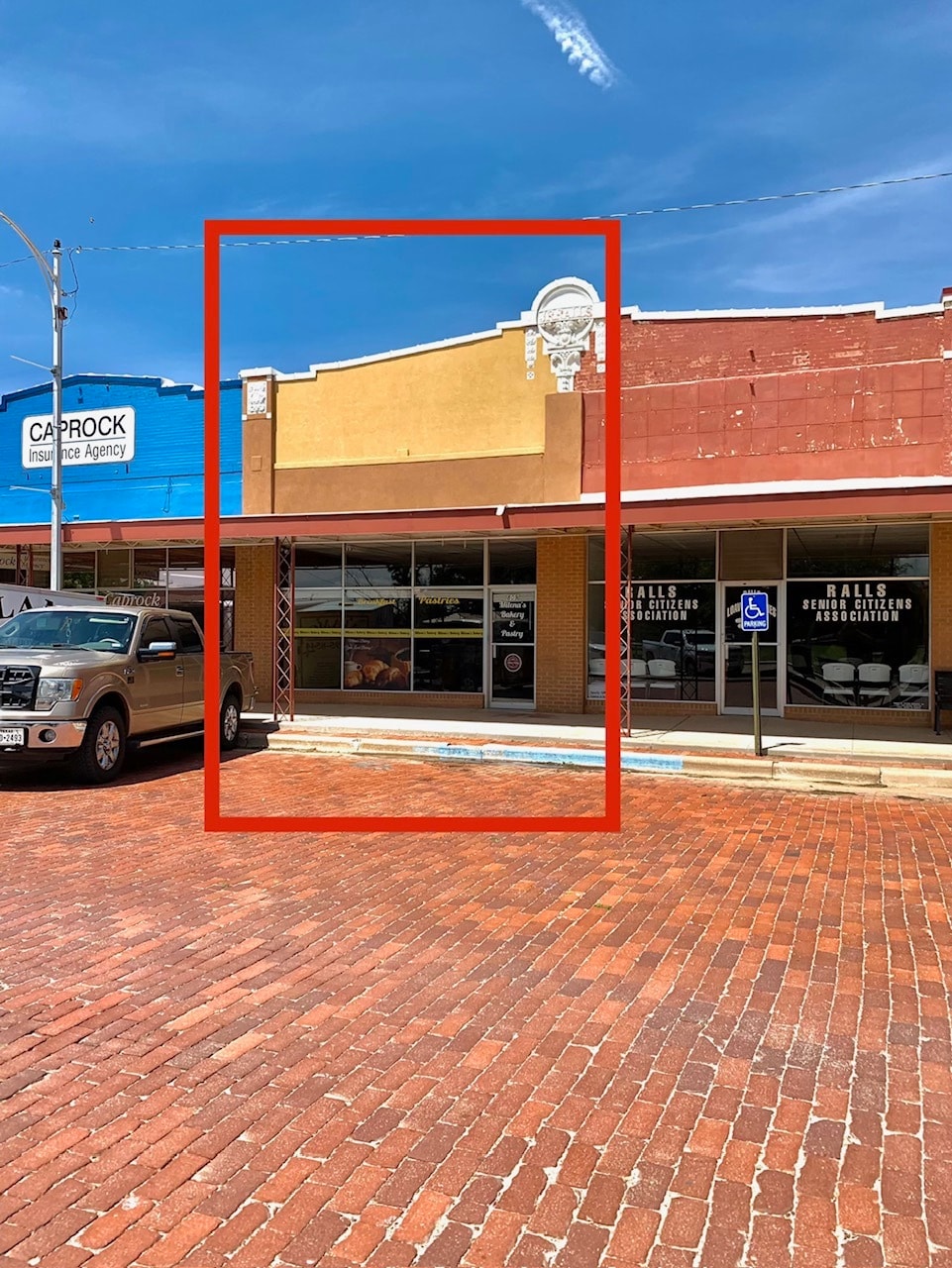 809 Main Ave  