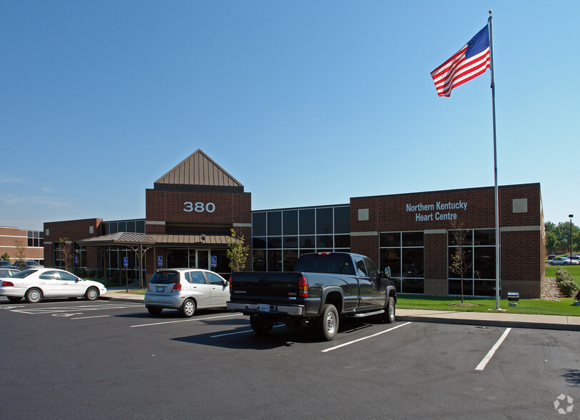 380 Centre View Blvd, Fort Mitchell, KY for lease - Primary Photo - Image 1 of 2