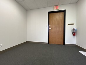 115 S Wilke Rd, Arlington Heights, IL for lease Interior Photo- Image 2 of 6