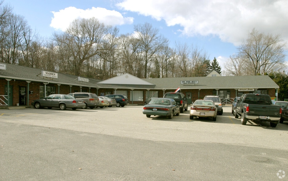 39 Southwick St, Feeding Hills, MA for sale - Primary Photo - Image 1 of 23