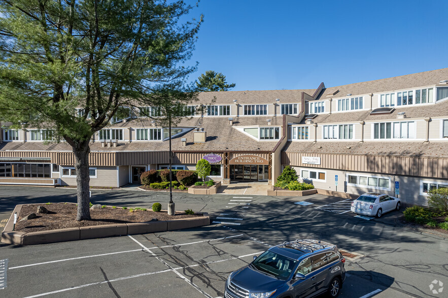 270 Farmington Ave, Farmington, CT for lease - Primary Photo - Image 1 of 8