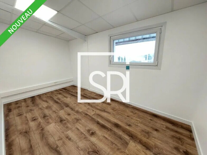 Office in Cournon-d'Auvergne for lease - Interior Photo - Image 3 of 12