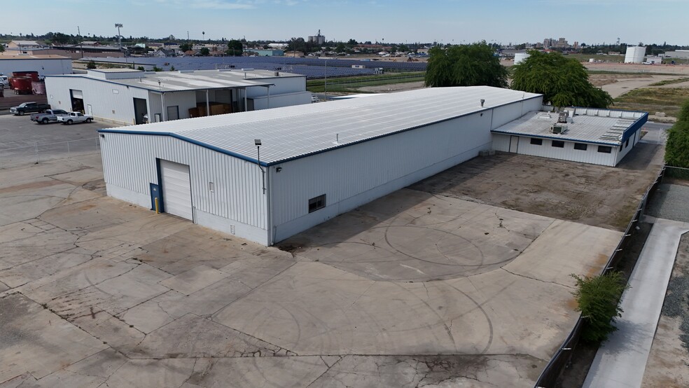 863 E Levin Ave, Tulare, CA for lease - Building Photo - Image 1 of 6