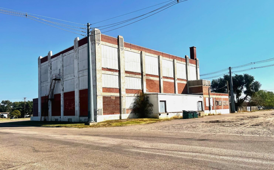 102 N 11th St, Garden City, KS for sale - Building Photo - Image 1 of 1