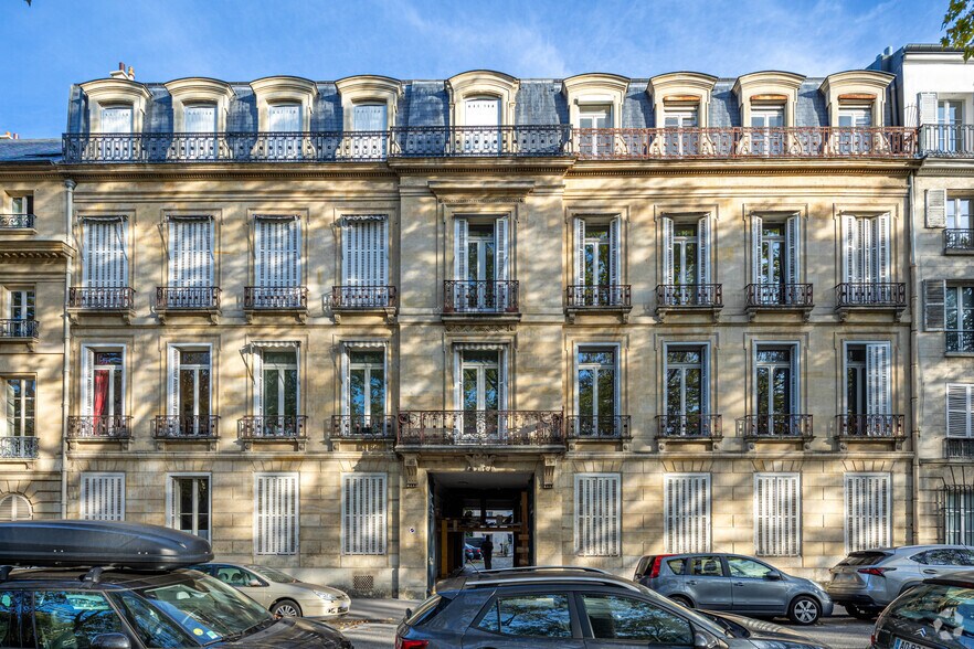 Office in Versailles for lease - Primary Photo - Image 1 of 2