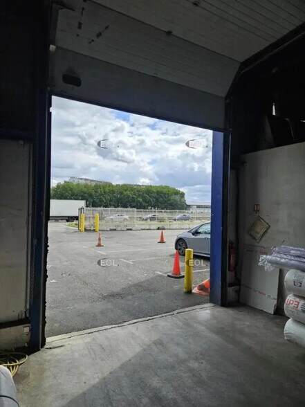 Flex in Vitry-sur-Seine for lease - Building Photo - Image 3 of 11