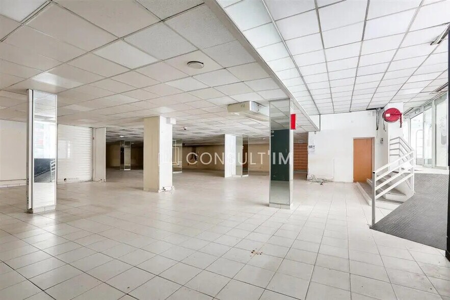 Office in Paris for lease - Building Photo - Image 3 of 9