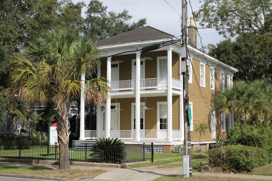 960 Dauphin St, Mobile, AL for sale - Building Photo - Image 1 of 1