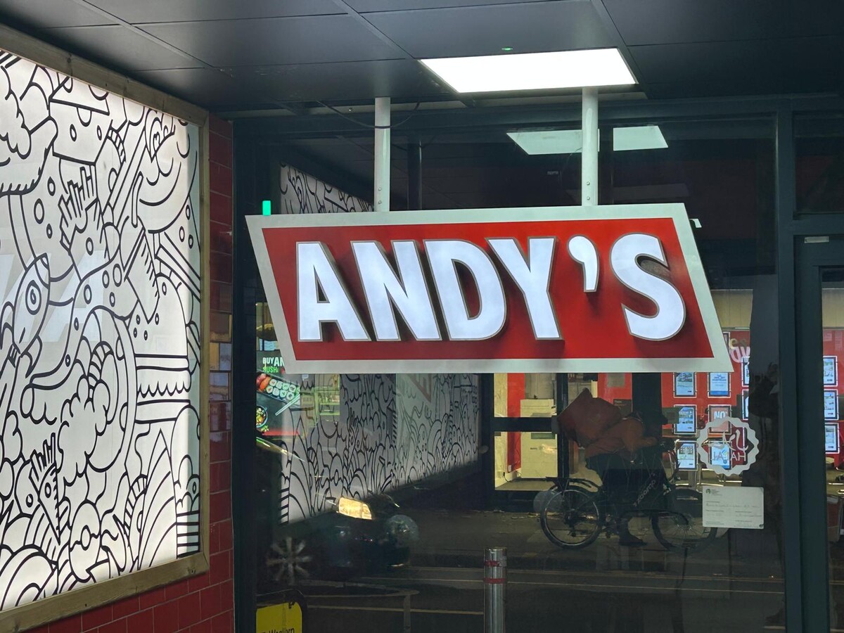 242-244 Hoe St, London, LND E17 3AX - Unit 242 - - Interior Photo - Image 1 of 3