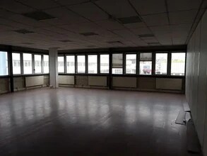 Flex in Paris for lease Interior Photo- Image 2 of 3