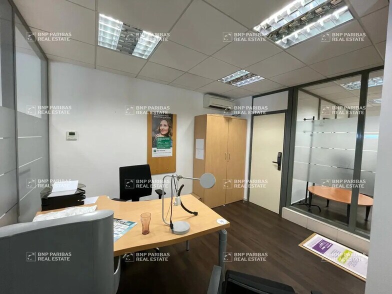 141 Avenue De Hambourg, Marseille for sale - Building Photo - Image 2 of 12