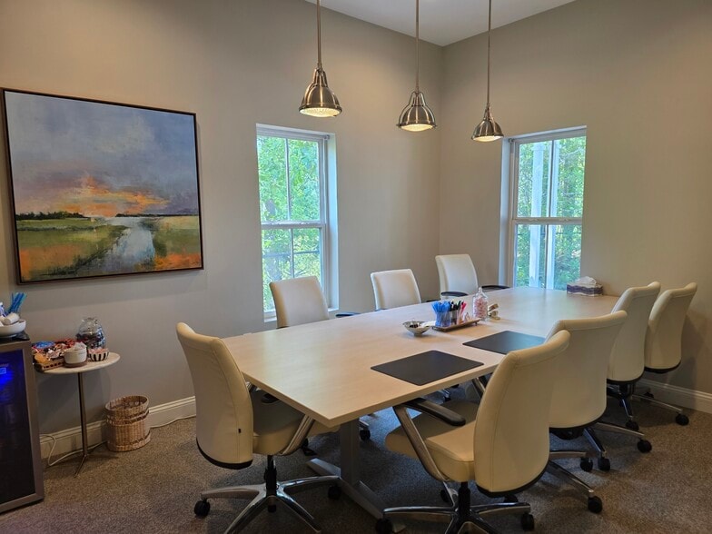 181 Bluffton Rd, Bluffton, SC for lease - Building Photo - Image 3 of 17