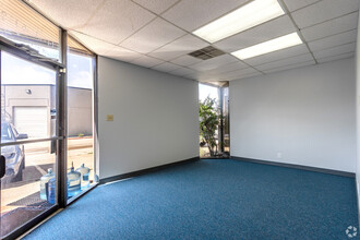 1225 W College Ave, Carrollton, TX for lease Interior Photo- Image 2 of 5