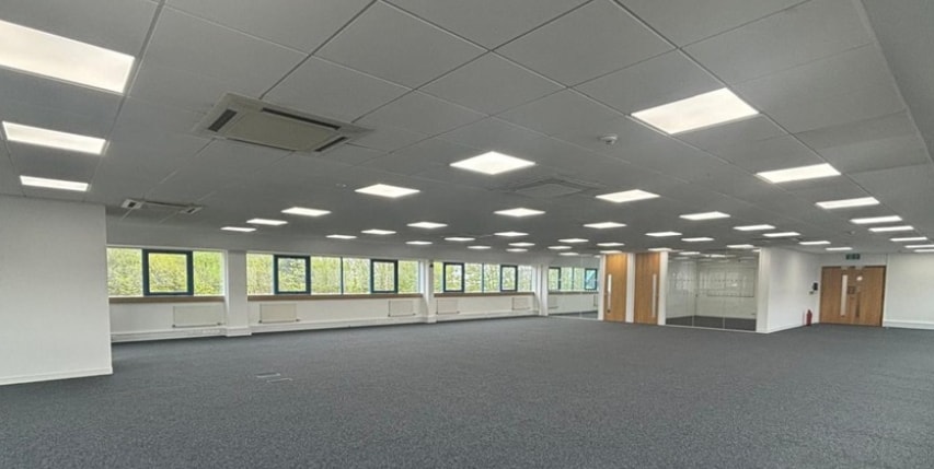 Wellington Crescent, Lichfield for lease Interior Photo- Image 1 of 5