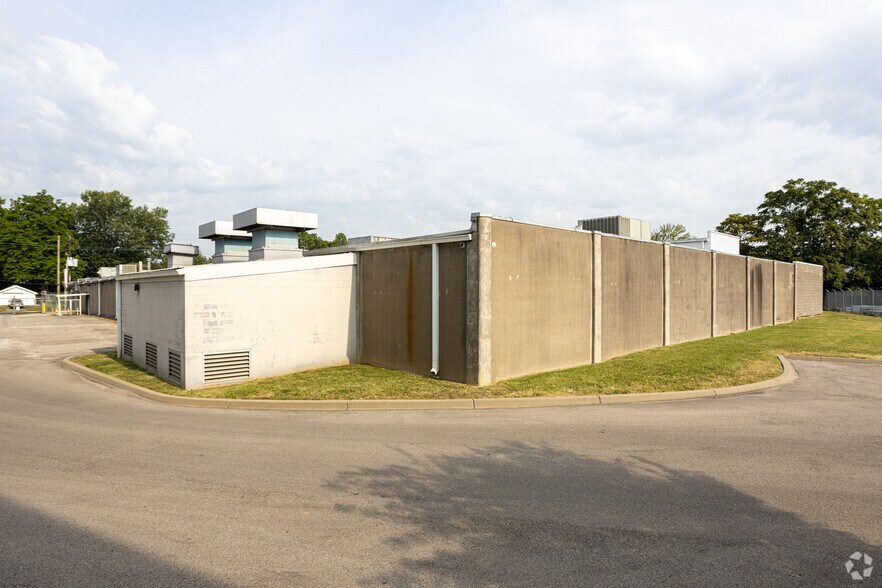 4501 Allmond Ave, Louisville, KY for lease - Building Photo - Image 3 of 3