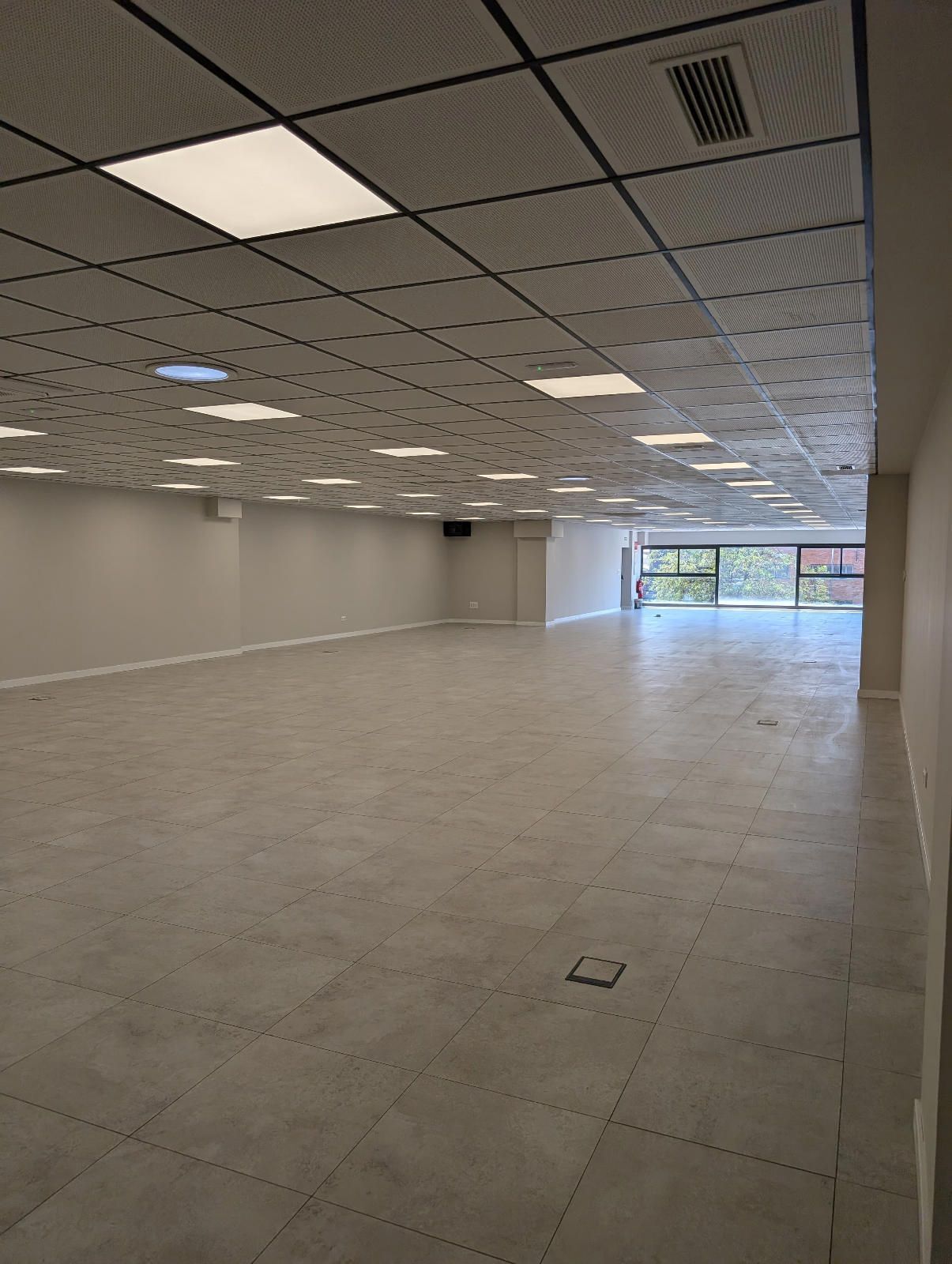 Office in Torrejón de Ardoz, Madrid for lease Building Photo- Image 1 of 12