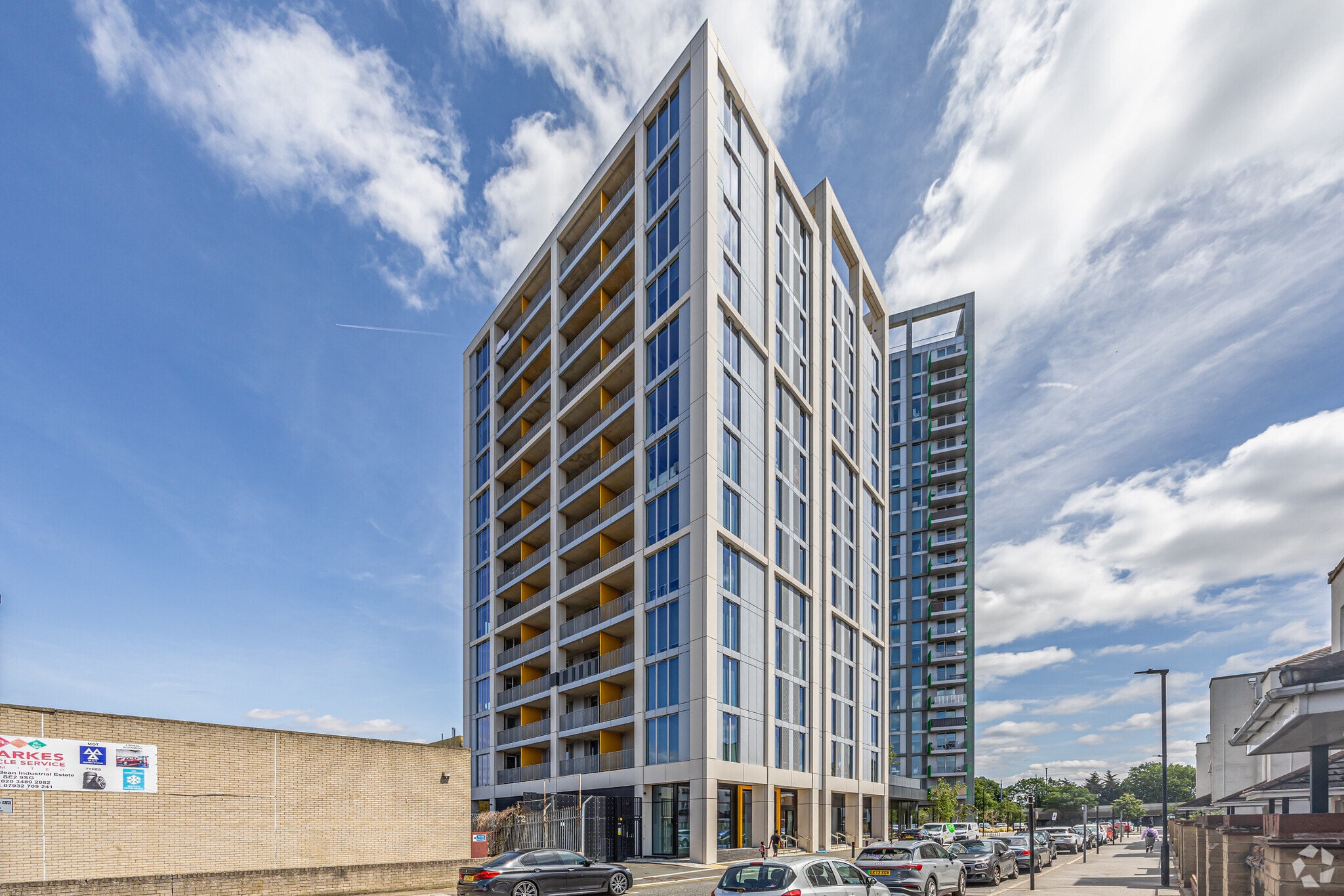 119 Felixstowe Rd, London for lease Primary Photo- Image 1 of 4