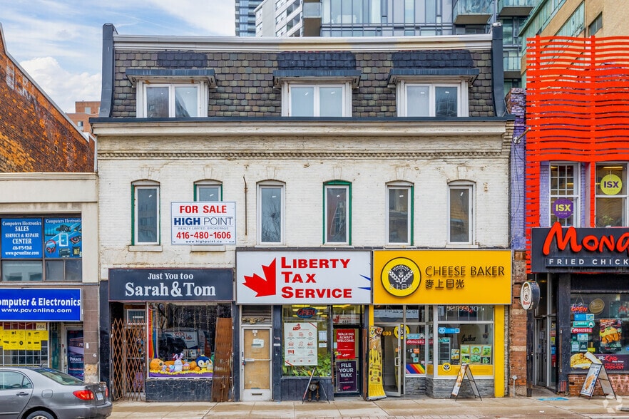 684-690 Yonge St, Toronto, ON for sale - Building Photo - Image 2 of 2