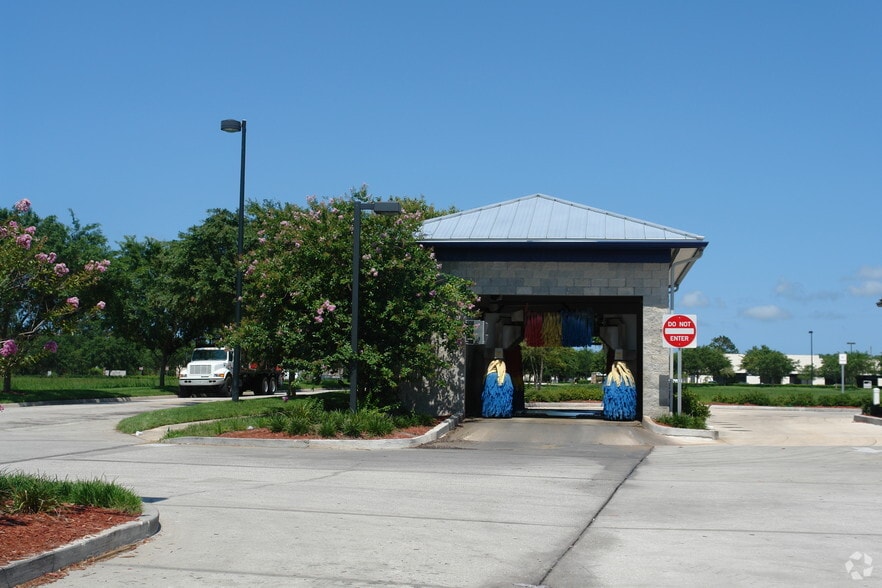 120 Center Place Way, Saint Augustine, FL for sale - Building Photo - Image 3 of 17