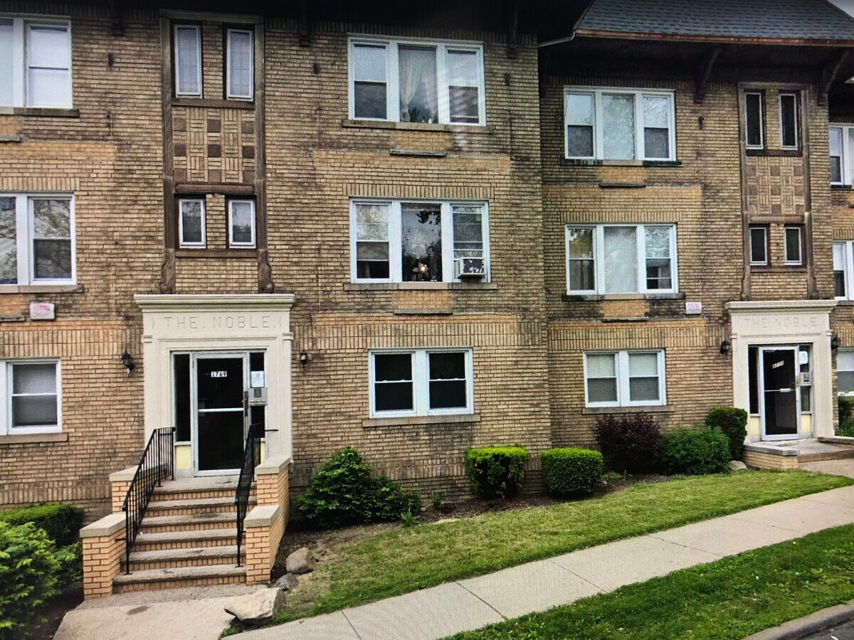 1769 Noble Rd, East Cleveland, OH 44112