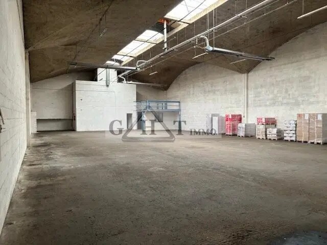 Industrial in Sucy-en-Brie for lease - Interior Photo - Image 2 of 2