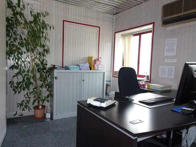 Office in Toulouse for lease - Interior Photo - Image 1 of 6