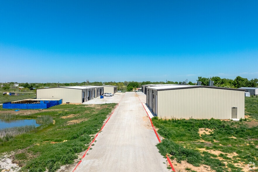 1630 Seaborn Rd, Ponder, TX for sale - Building Photo - Image 2 of 15