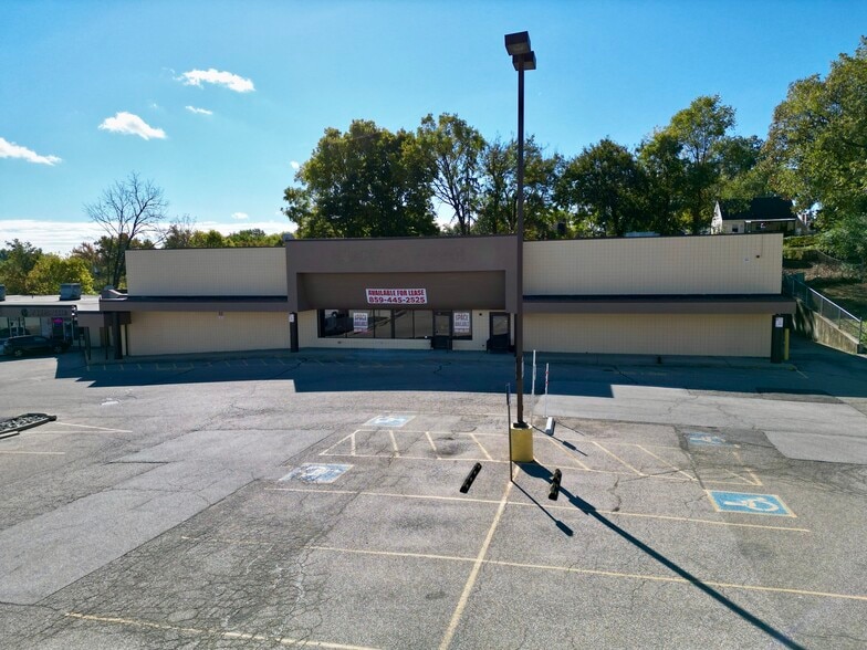 5521 Bridgetown Rd, Cincinnati, OH for lease - Building Photo - Image 2 of 25