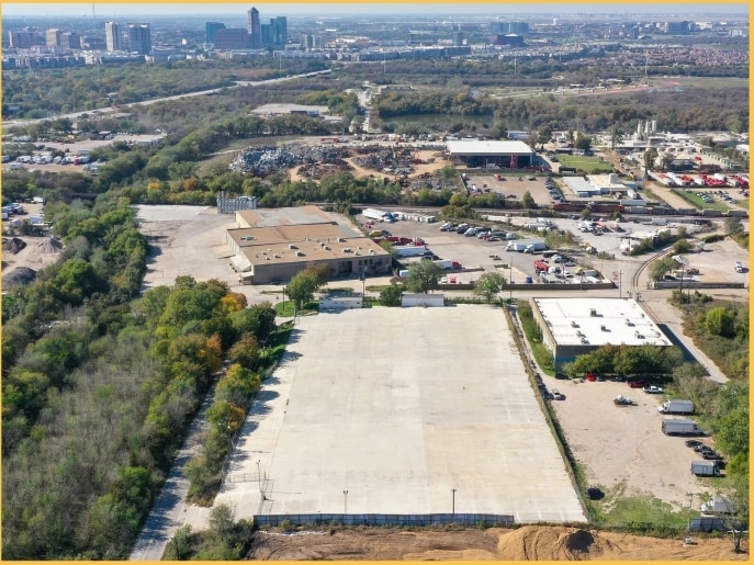 2001 Manana Dr, Dallas, TX for lease Building Photo- Image 1 of 3