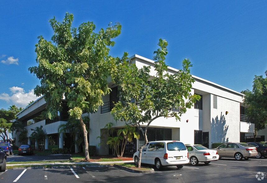 5310 NW 33rd Ave, Fort Lauderdale, FL for lease - Primary Photo - Image 1 of 6