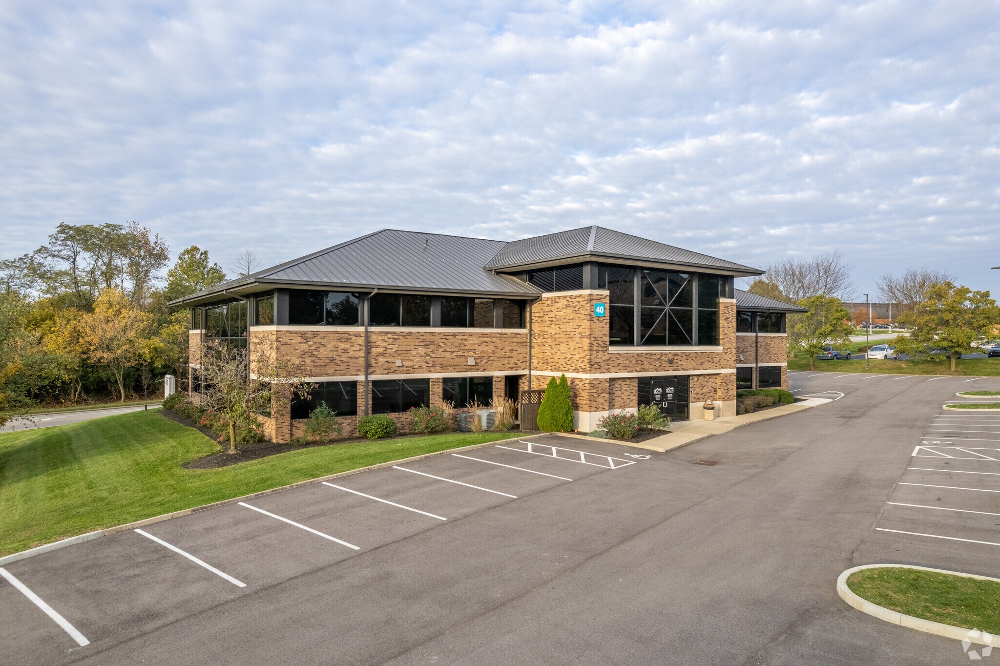 2900 Chancellor Dr, Crestview Hills, KY for lease Primary Photo- Image 1 of 5