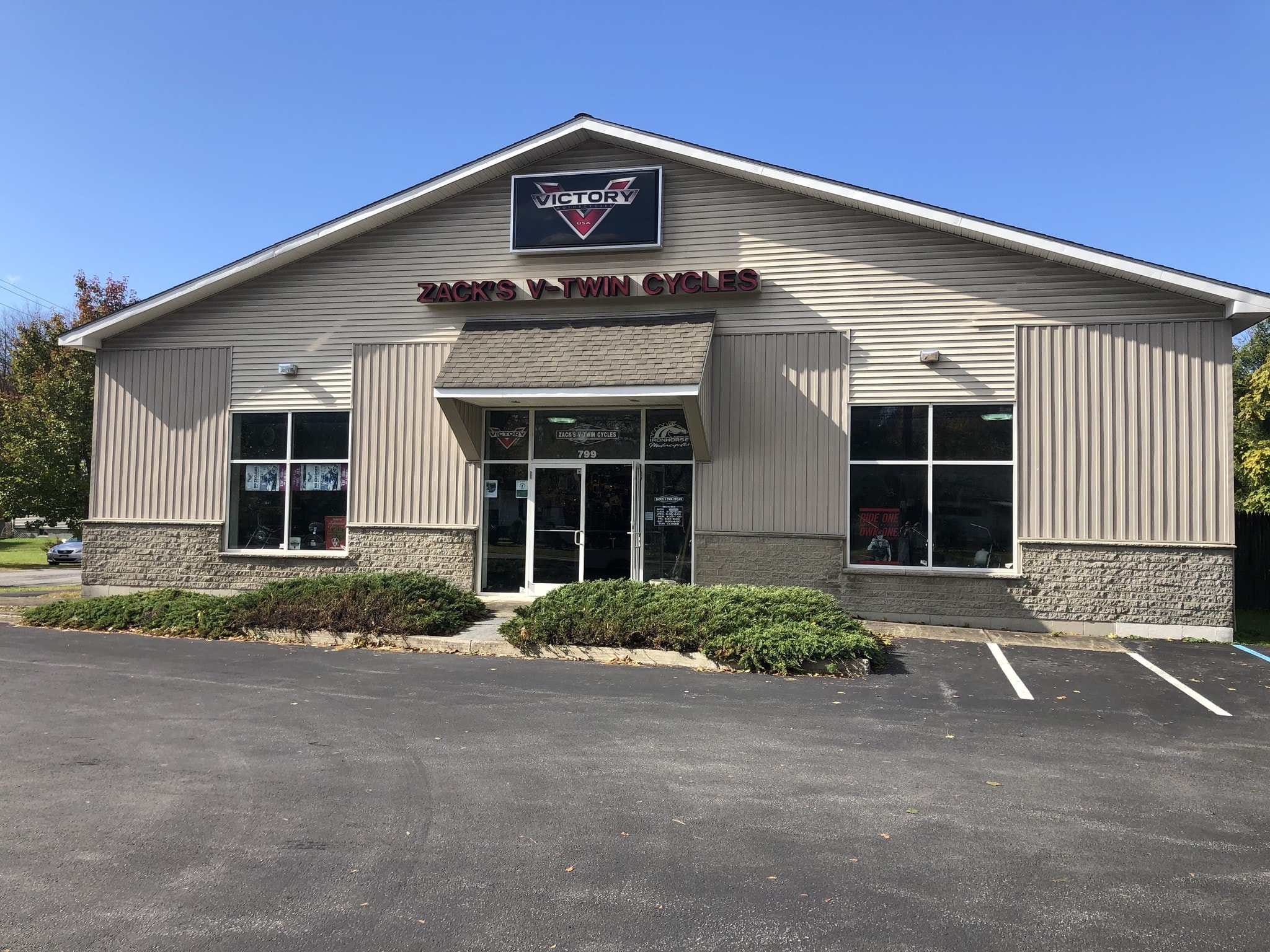 799 Violet Ave, Hyde Park, NY for sale Primary Photo- Image 1 of 1