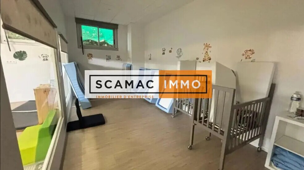 Flex in Montigny-le-Bretonneux for lease - Building Photo - Image 3 of 13