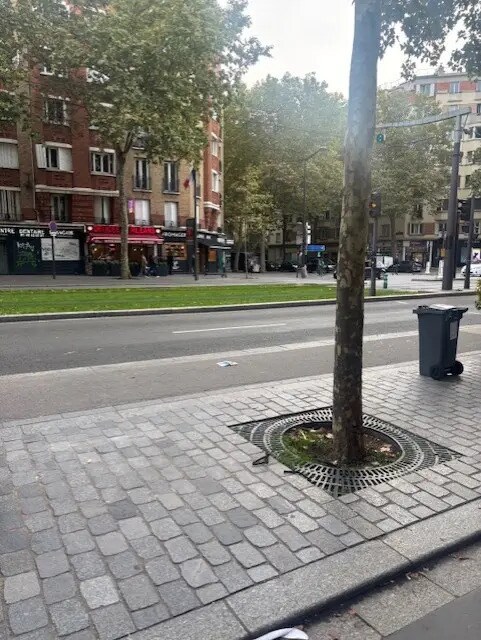 Retail in Paris for lease Building Photo- Image 1 of 10