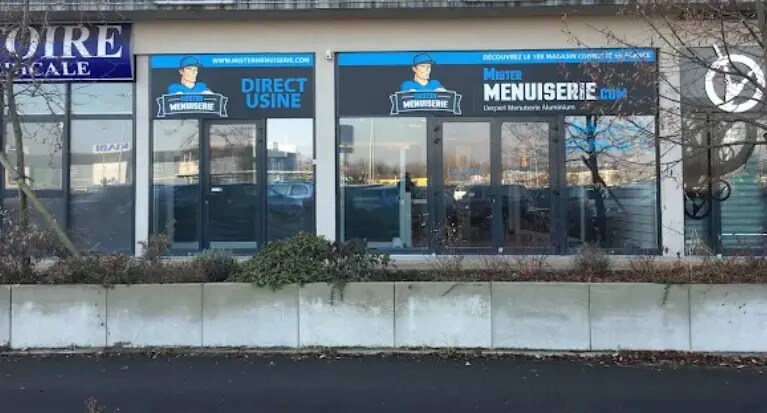 Retail in Quincy-sous-Sénart for lease - Building Photo - Image 1 of 8