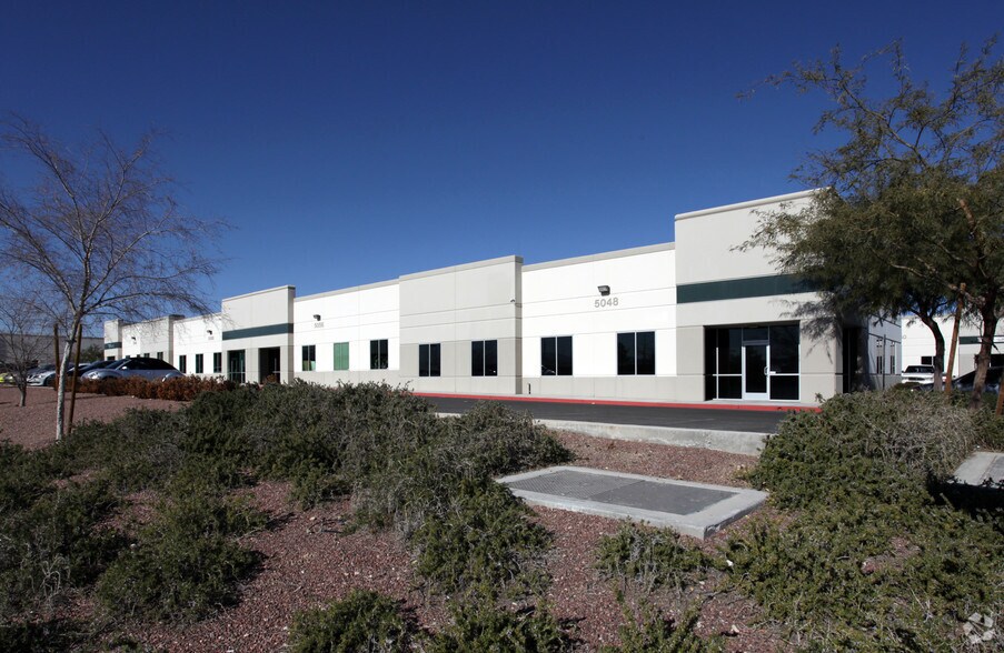 5048-5096 Post Rd, Las Vegas, NV for sale - Primary Photo - Image 1 of 1