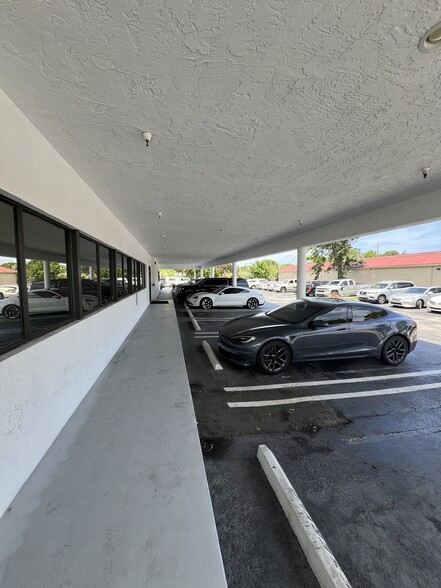 675 W Indiantown Rd, Jupiter, FL for lease - Building Photo - Image 3 of 15