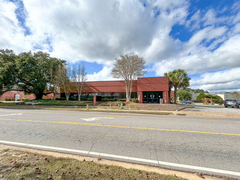 840 Lakeside Dr, Mobile, AL for lease - Building Photo - Image 2 of 29