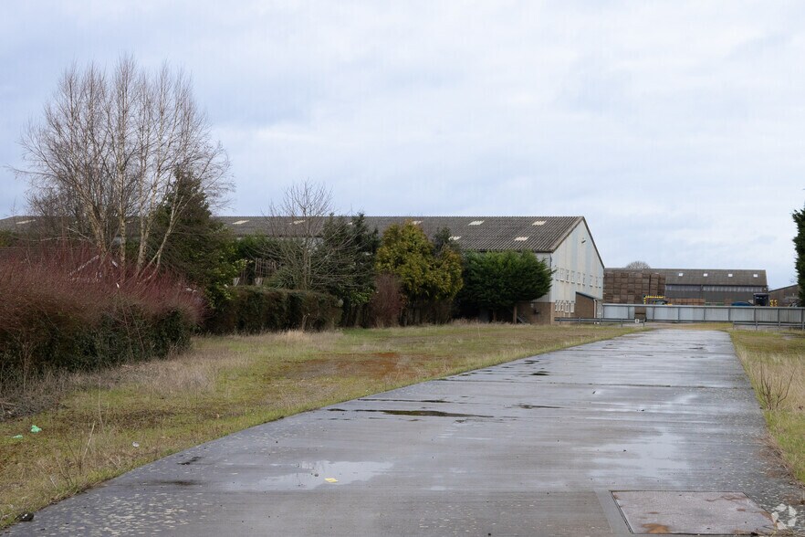 High Rd, Whaplode for lease - Building Photo - Image 1 of 4
