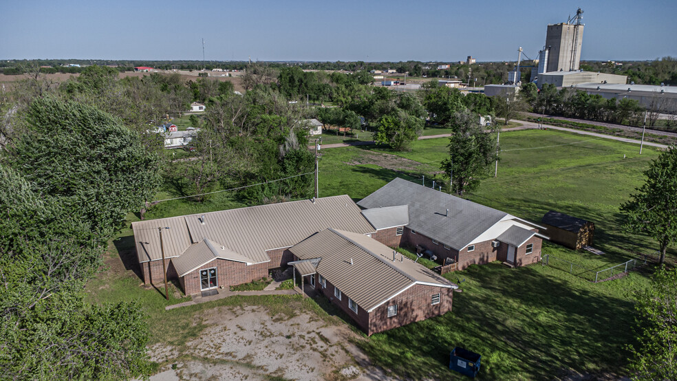 1028 N 11th St, Chickasha, OK for sale - Aerial - Image 1 of 28