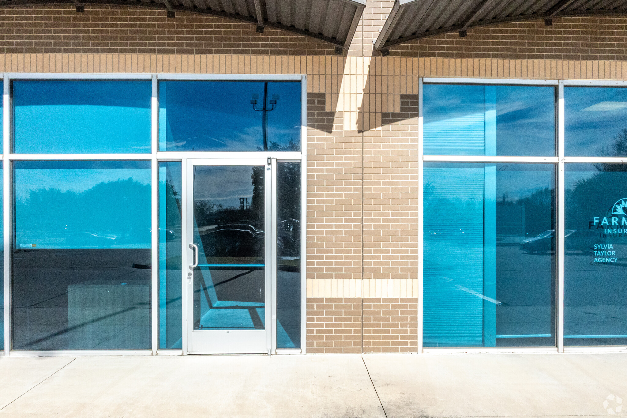5501 Gordon Smith Dr, Rowlett, TX for lease Building Photo- Image 1 of 3