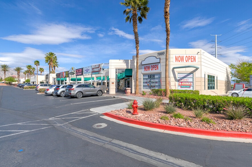 7660 W Cheyenne Ave, Las Vegas, NV for lease - Building Photo - Image 3 of 8