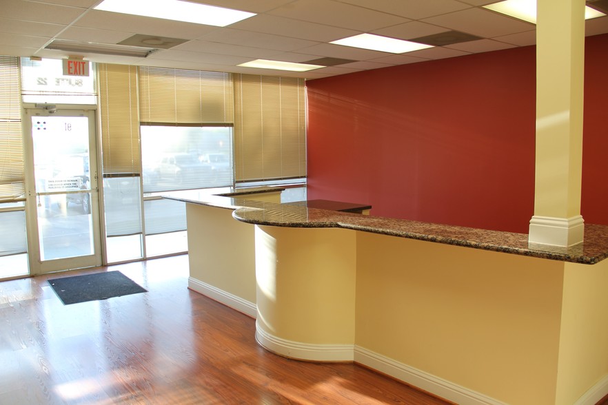 117 Lane Dr, Rosenberg, TX for lease - Interior Photo - Image 3 of 30