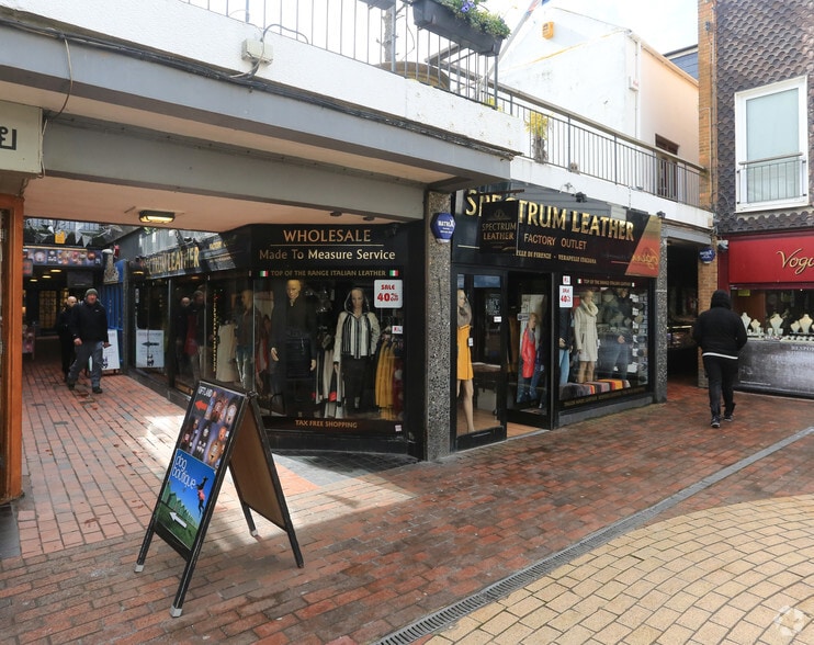 6 Brighton Sq, Brighton for sale - Primary Photo - Image 1 of 1