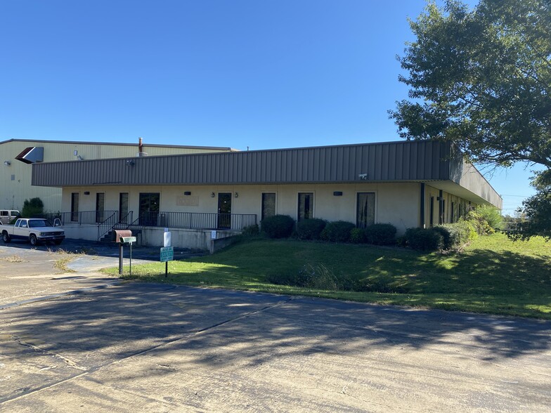 200 E Parker Dr, Booneville, MS for lease - Building Photo - Image 2 of 15